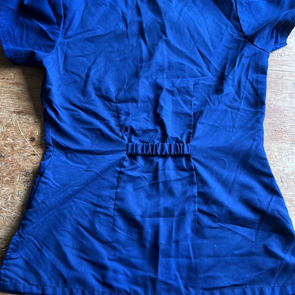 Grey’s anatomy navy blue scrub top - Picture 2 of 2